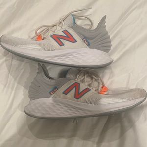 New Balance Roav tennis shoes